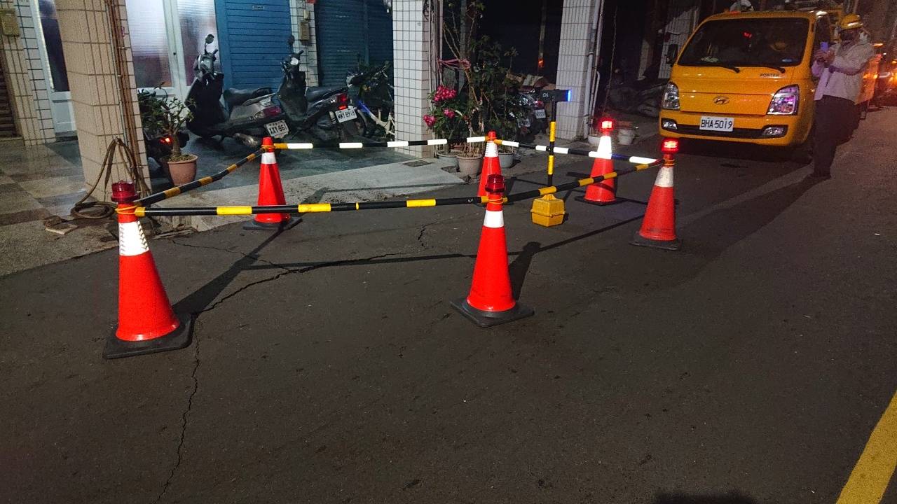 全程監控 高雄遼寧二街路面隆起無立即危險 台電明日開挖修復