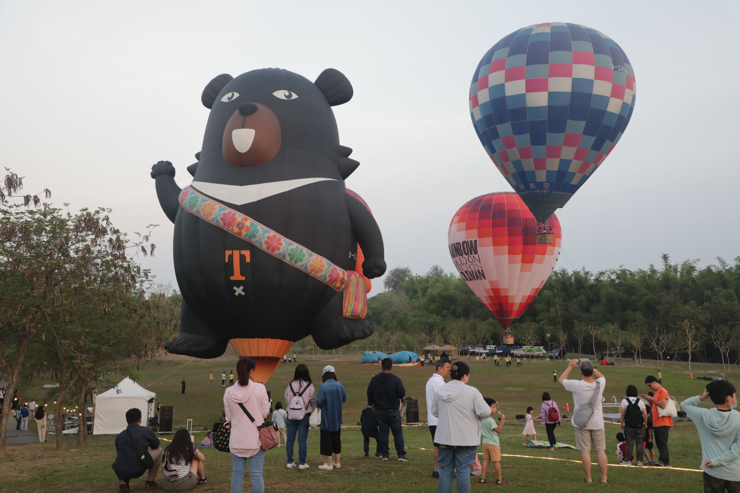 西拉雅森活节登场 黄伟哲一早体验热气球、欢迎大人小孩一起来森活